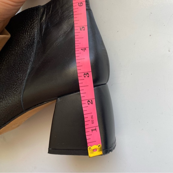 VERO QUOIO Womenʼs Black Textured Leather Ankle Bootie Pointy Toe Block Heel 38 - Picture 11 of 13